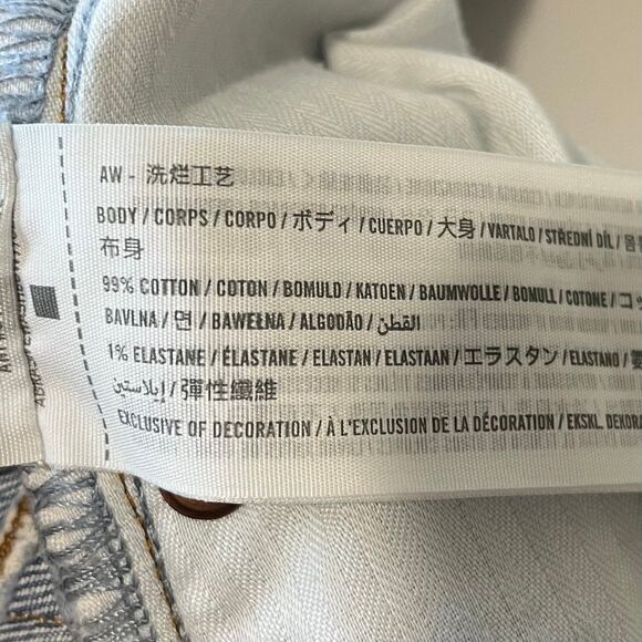 Abercrombie & Fitch The Mom High Rise Distressed Light Wash Jeans size 31 - Picture 6 of 6